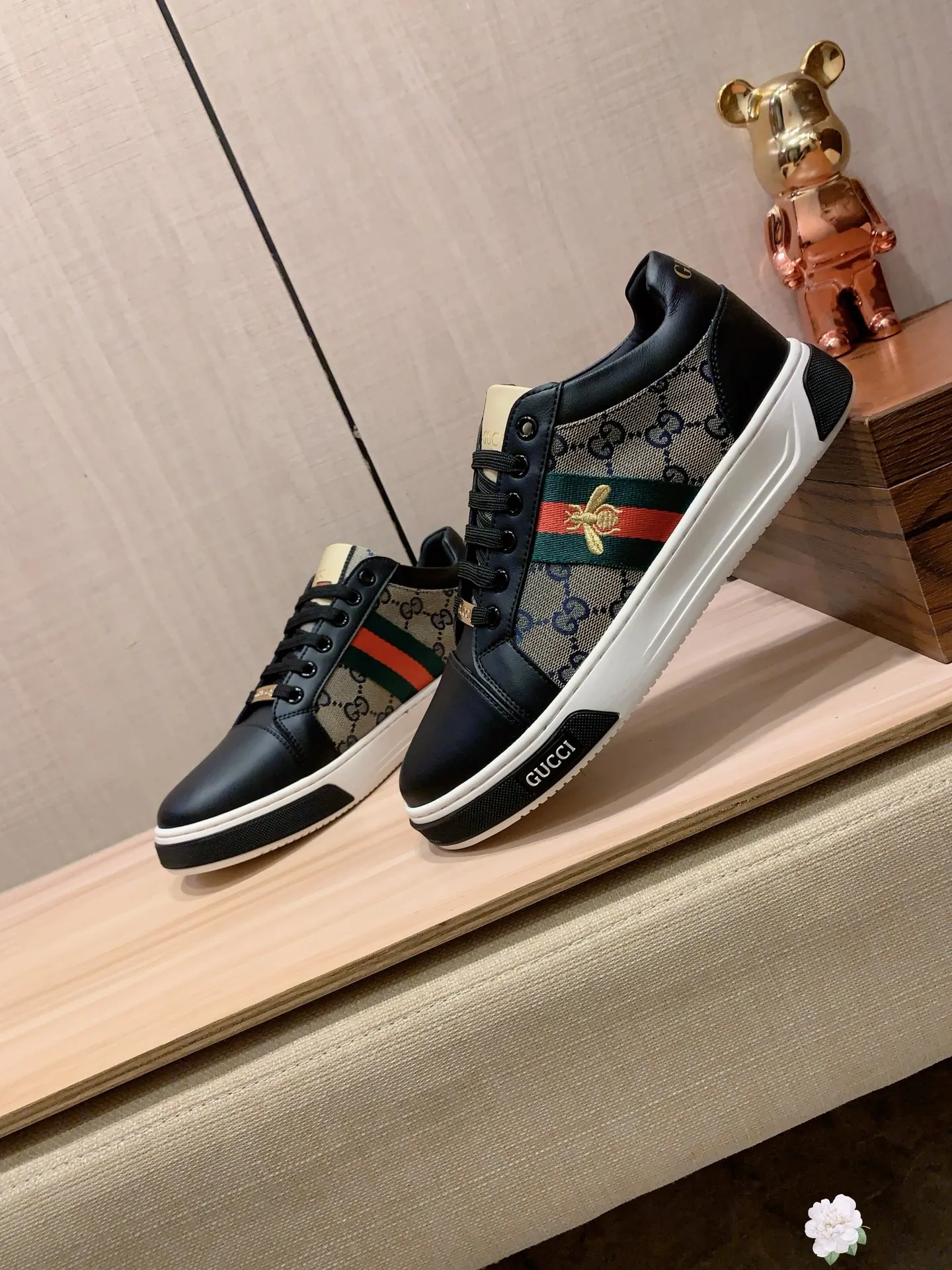 Men's Men's Shoes💰420💰💰🎩🎩[Lightning][Lightning] "Gucci*" The latest and most popular casual shoes, top brand [seduce] luxury ~ purchasing agency, top ~ quality. [Strong] The upper is made of imported breathable cowhide with material ➕ breathable sheepskin feet (•) and fine workmanship. The original stylish and stylish soft rubber wear-resistant and non-slip outsole is light and comfortable on the feet. The real thing looks better when photographed in person. 0099: code: 38-44, 2️⃣ colors selected